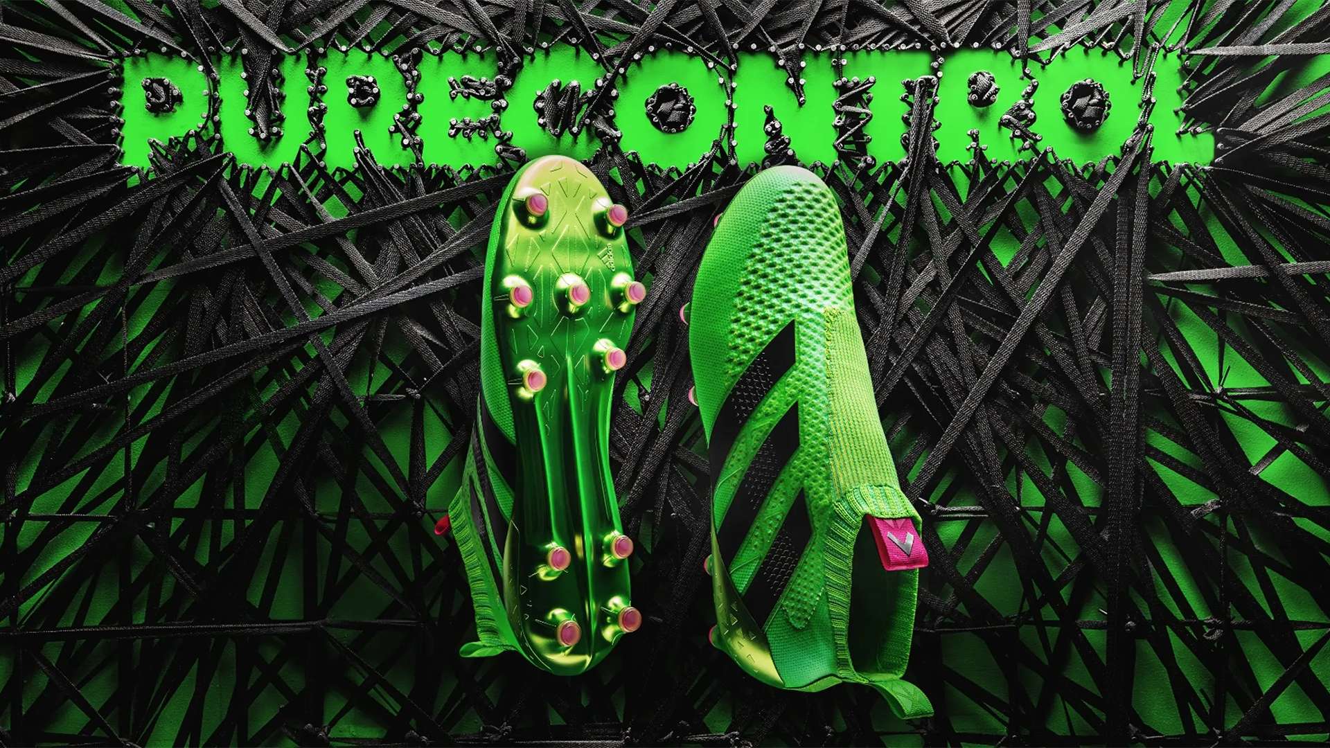 足球比赛中 足球比赛中